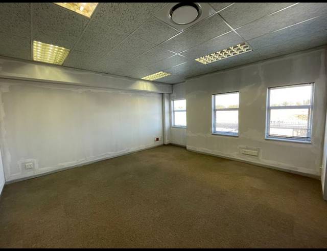 BUSINESS PROPERTY TO RENT IN MIDSTREAM ESTATE